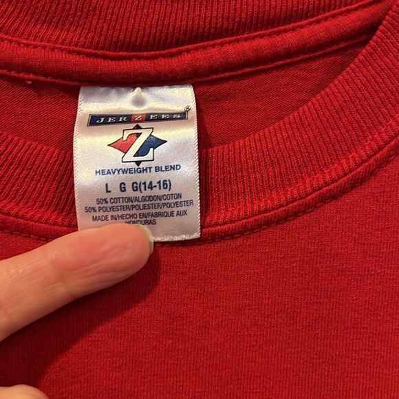 Groundhog Day size large (14-16) red tshirt. - Picture 3 of 4